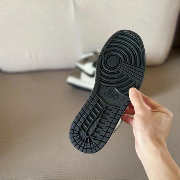 AJ1 black mocha main image 9